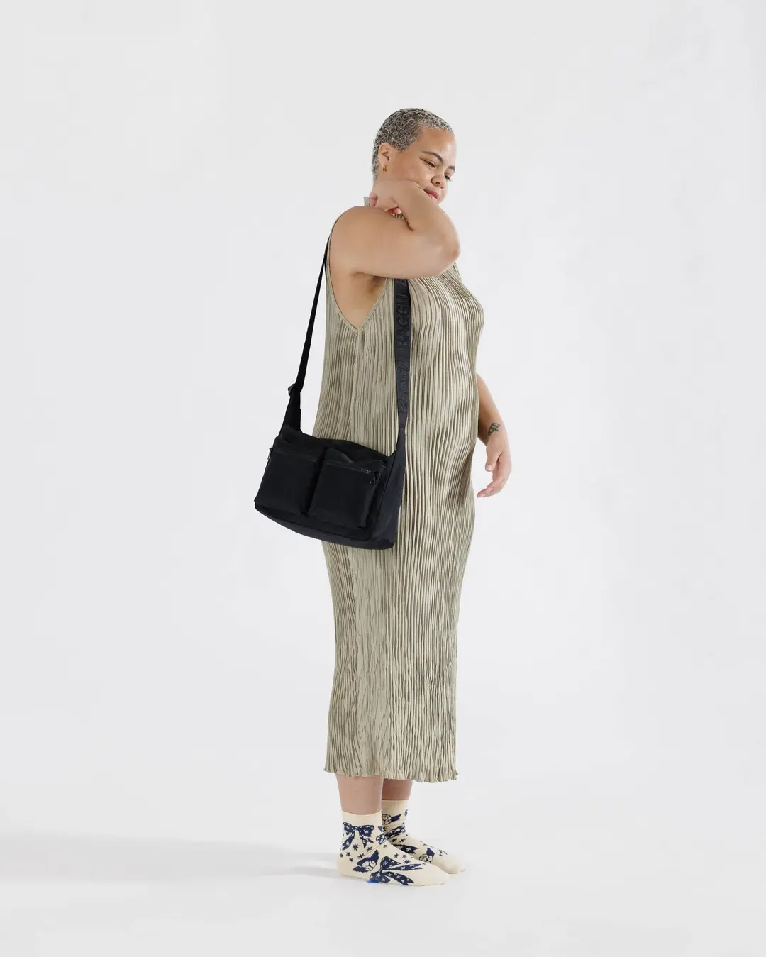 Baggu - Medium Cargo Crossbody Bag - Black - Image 2