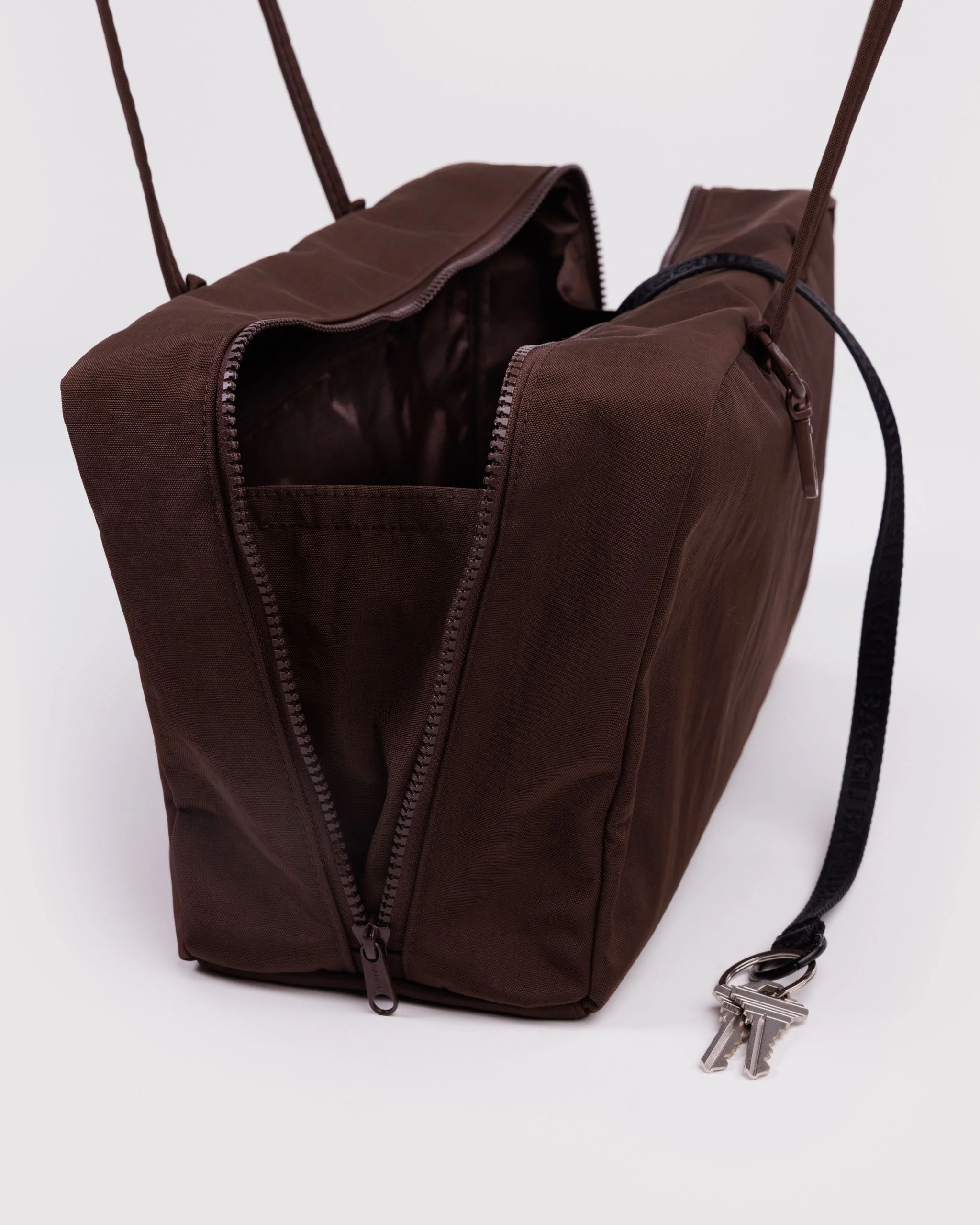 Baggu - Medium Nylon Bowler Bag - Coffee - Image 4