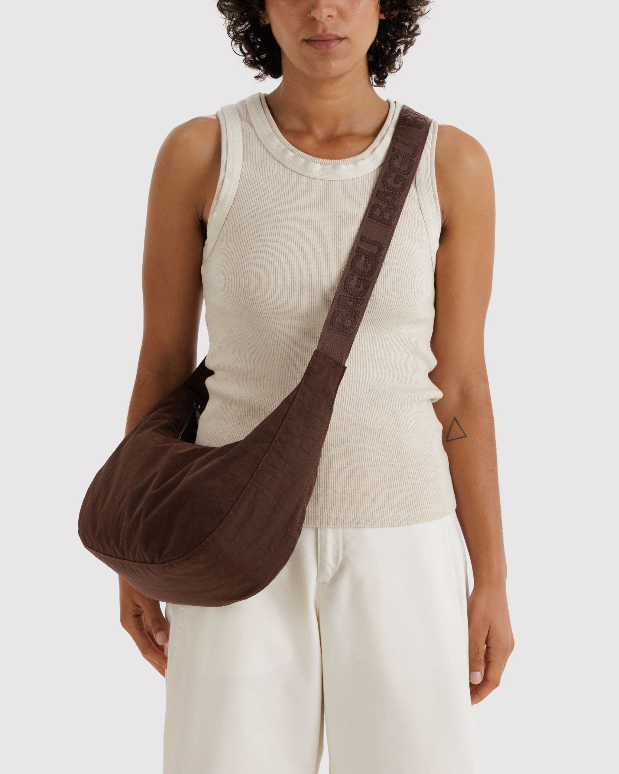 Baggu - Medium Nylon Crescent Bag - Coffee - Image 2
