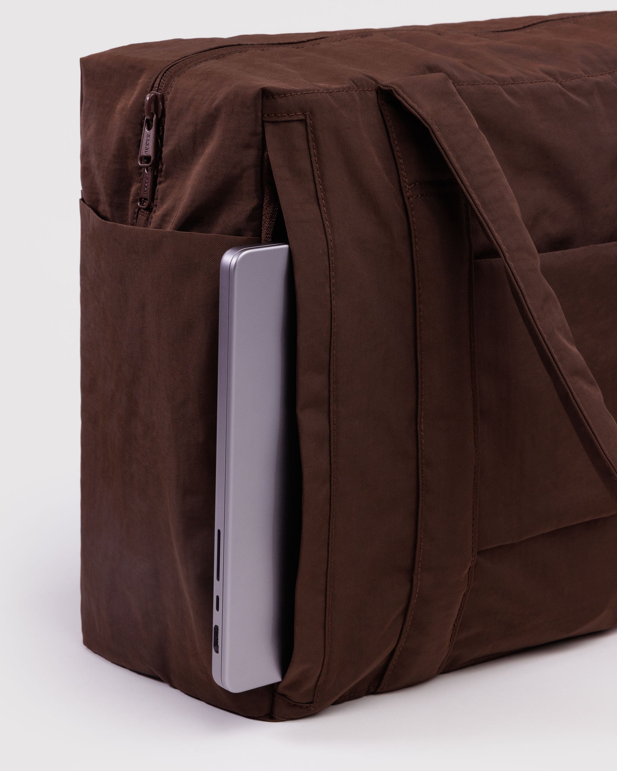 Baggu - Small Cloud Carry On - Coffee - Image 4