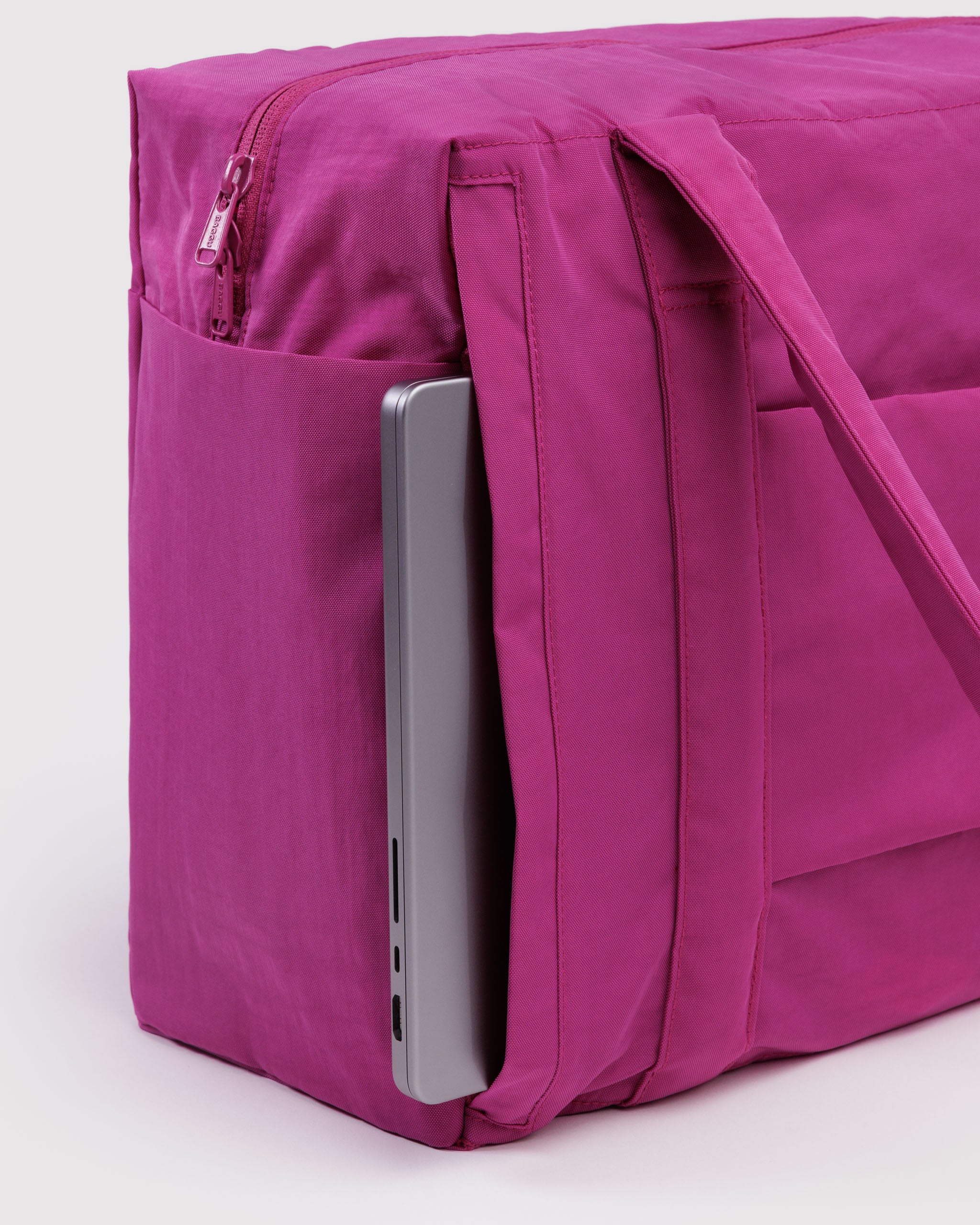 Baggu - Small Cloud Carry On - Deep Fuchsia - Image 4