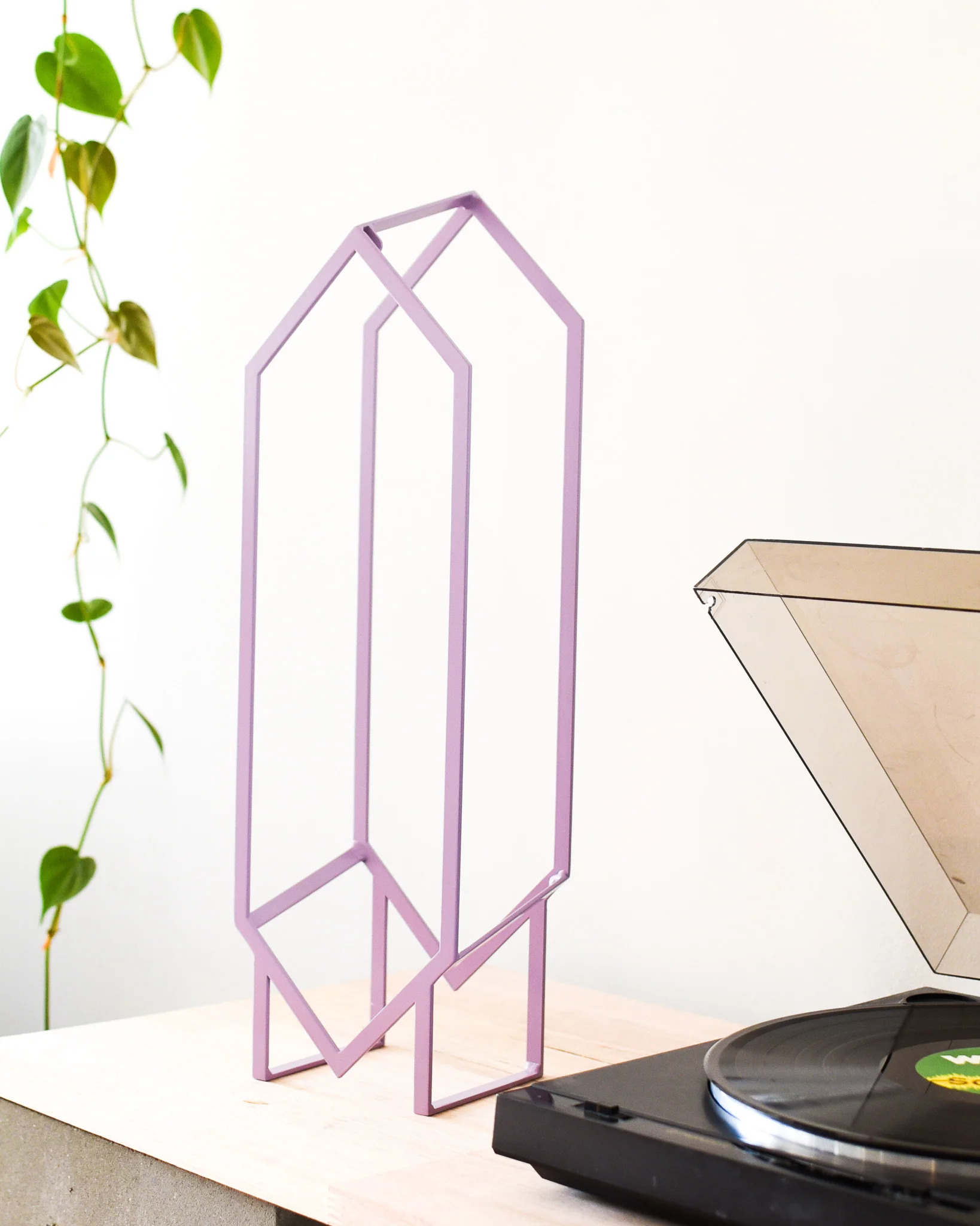 Idle Hands - Jex Vinyl Stand - Lilac - Image 2