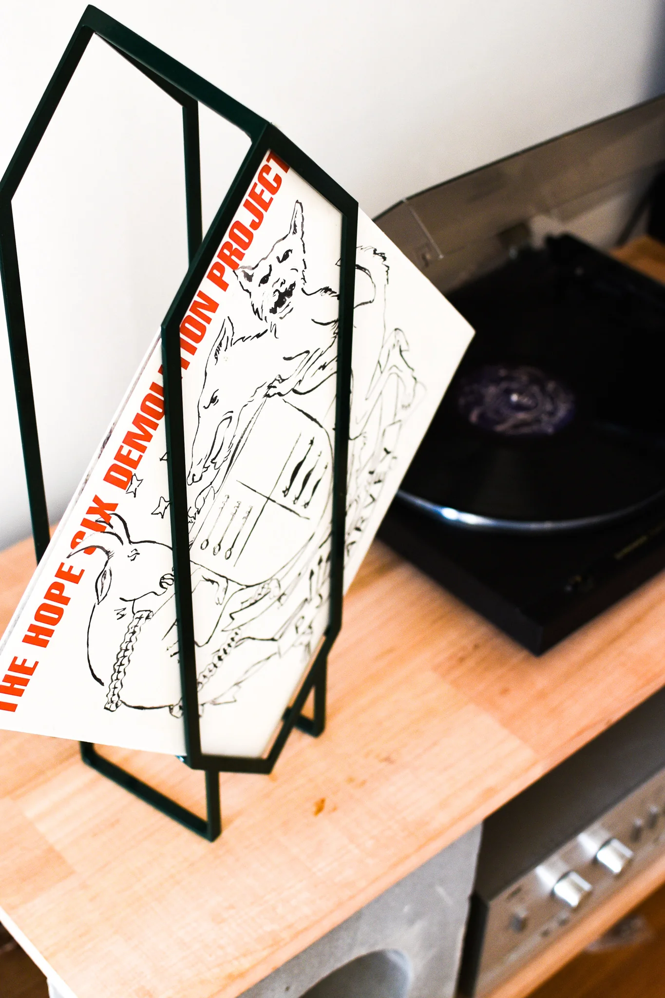 Idle Hands - Jex Vinyl Stand - Green - Image 3