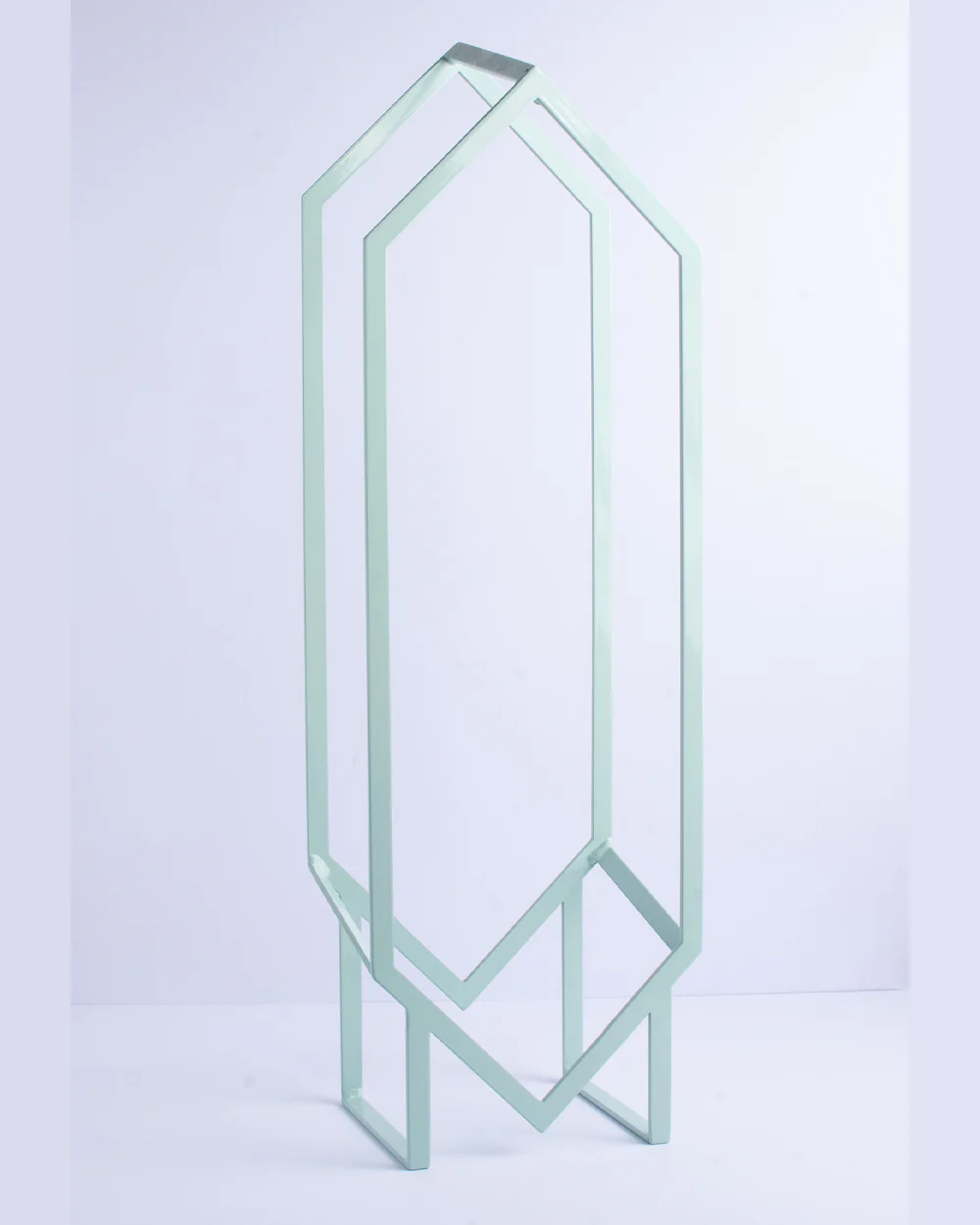 Idle Hands - Jex Vinyl Stand - Opaline