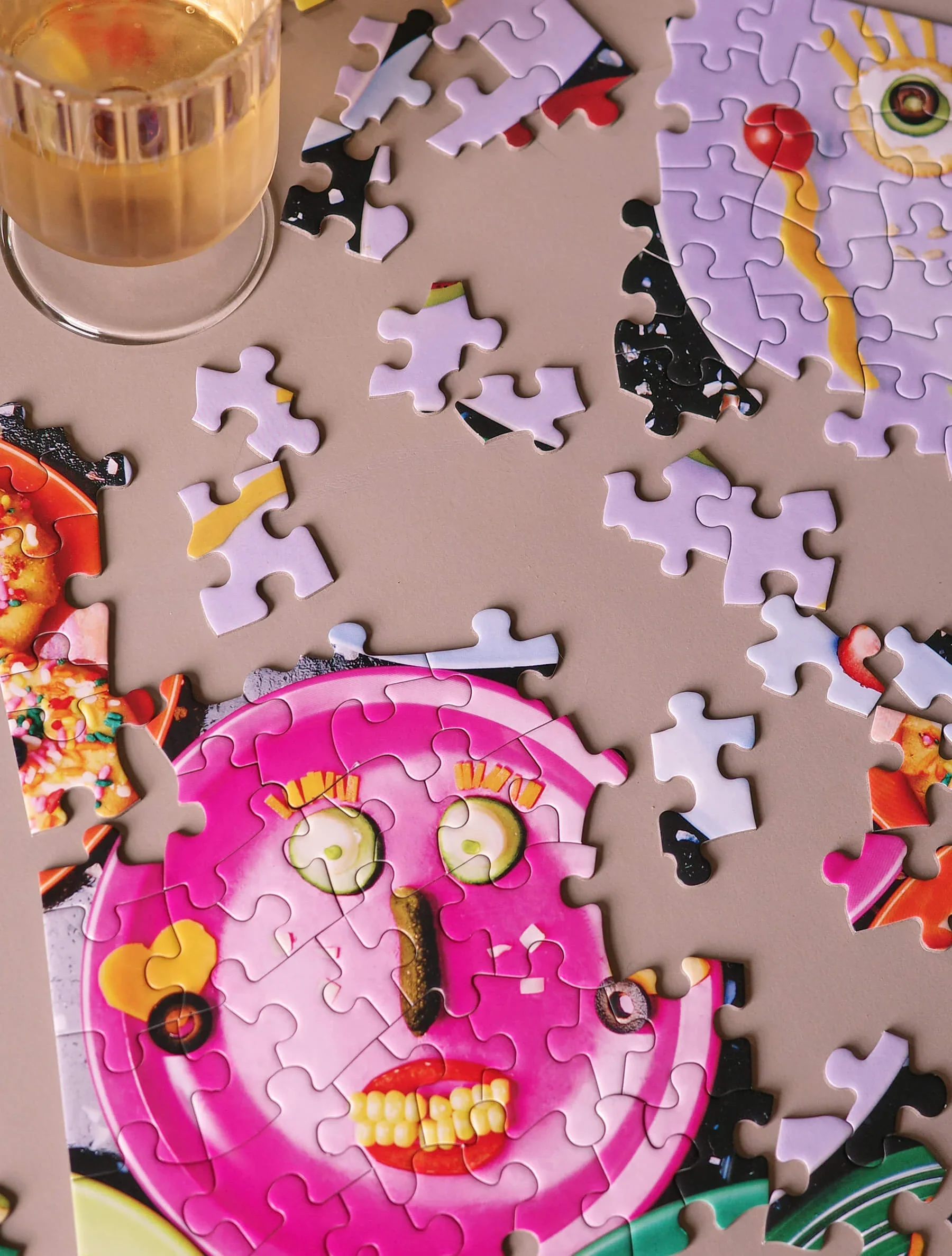 Le Puzz - Raisin' An Eyebrow 500 Piece Puzzle - Image 4