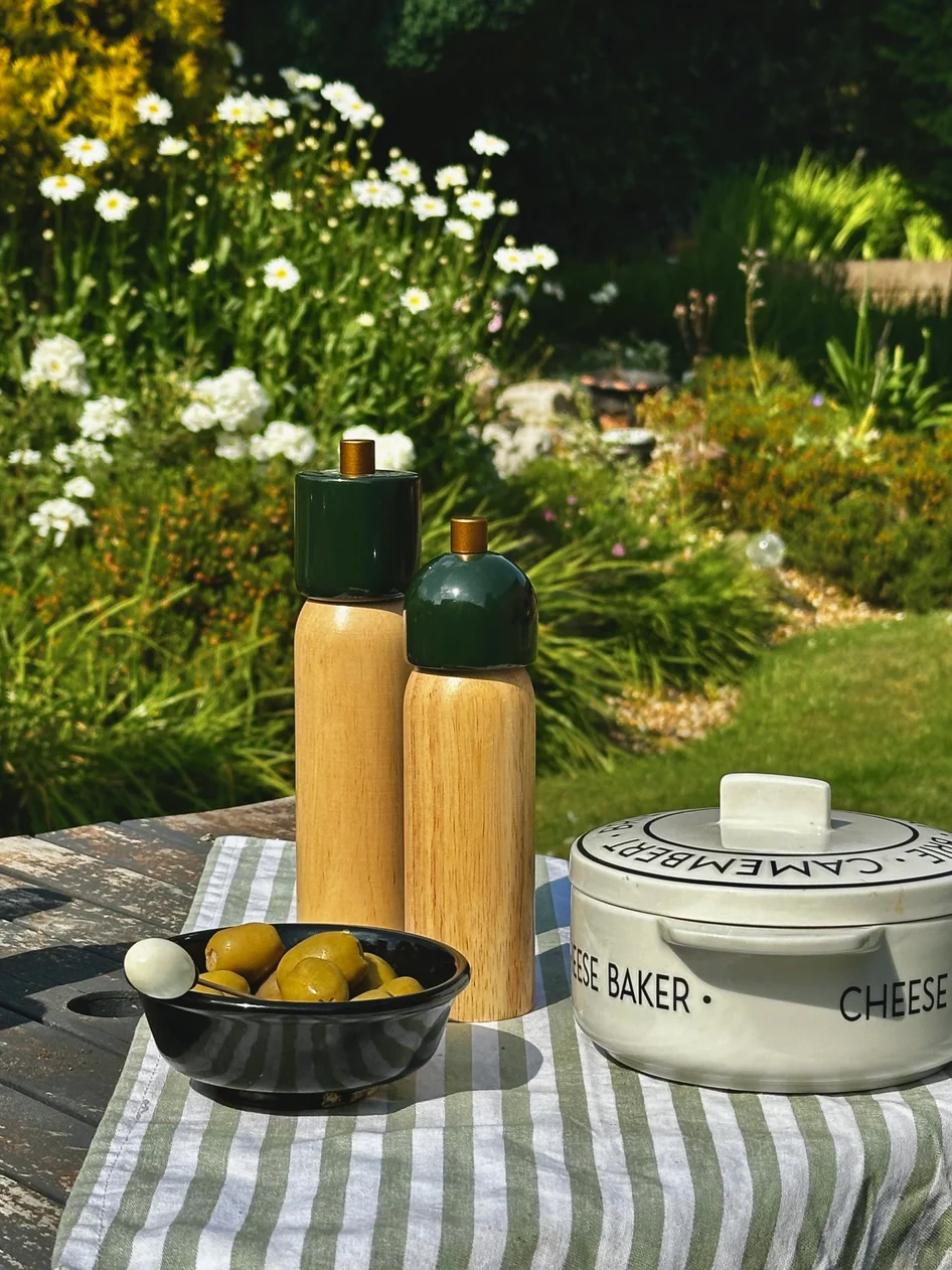 Maegen - Salt or Pepper Grinder - Green & Gold - Large - Image 3