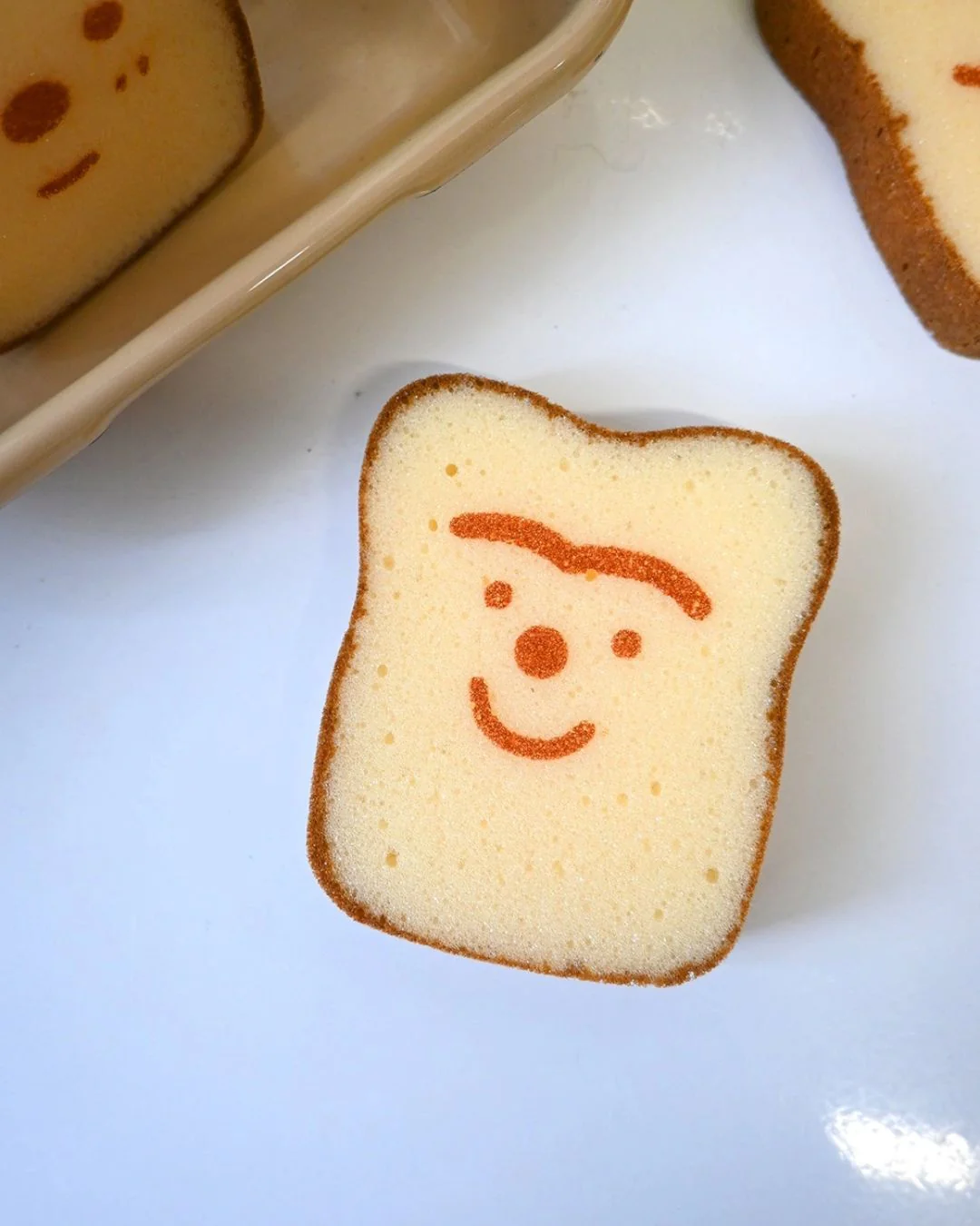 Natali Koromoto - "Poundcake/ Ponqué" Cleaning Sponge - Unibrow
