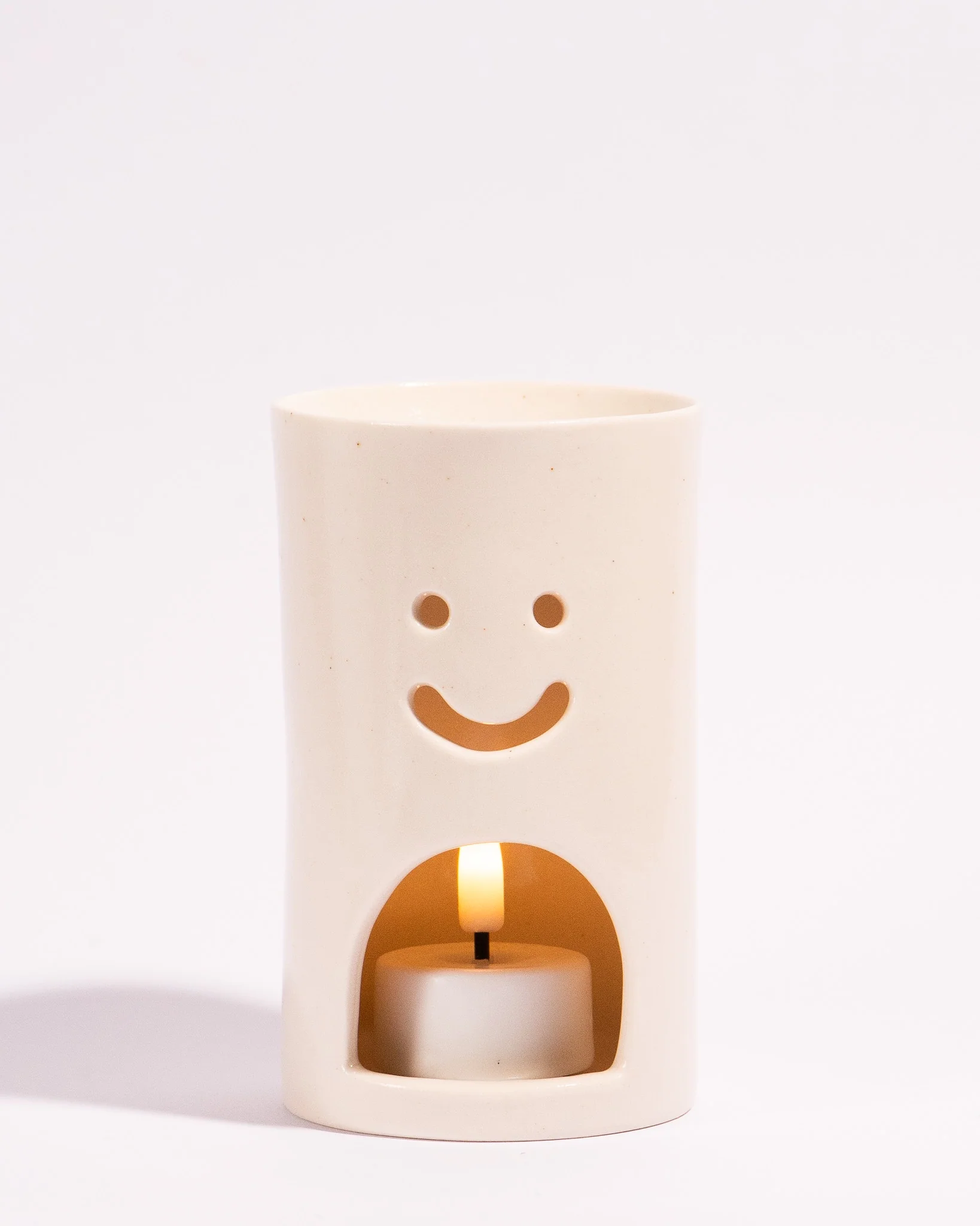 Shuh - Smiley Ceramic Oil Burner - White