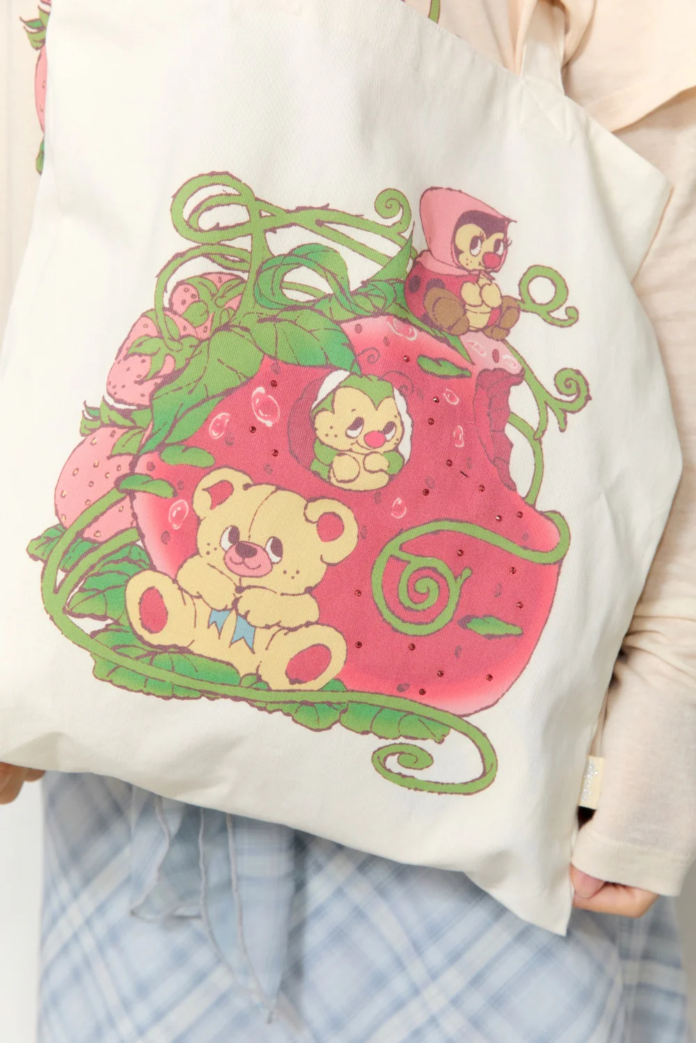 Socks Appeal x Hannah-Michelle Bayley - Strawberry Friends Tote Bag - Image 3
