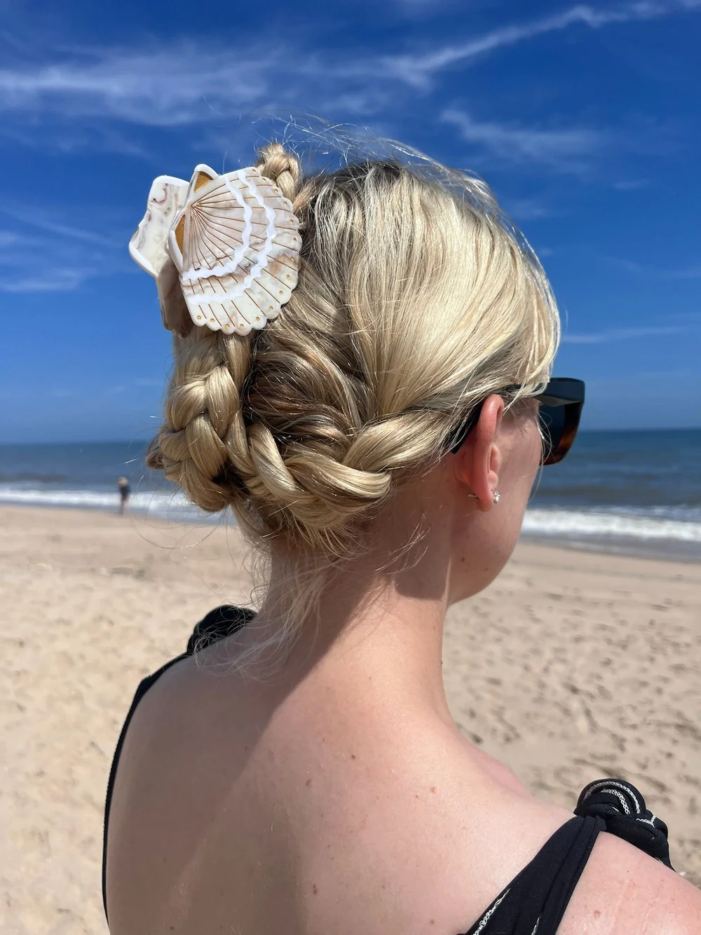 Solar Eclipse - Scallop Seashell Claw Clip - Golden Sand - Image 2