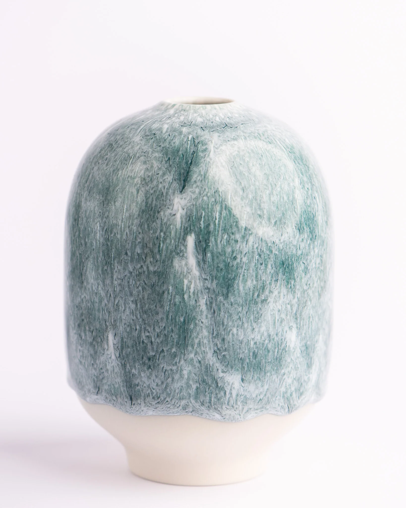 Studio Arhoj - Small Hana Vase - Plum 4