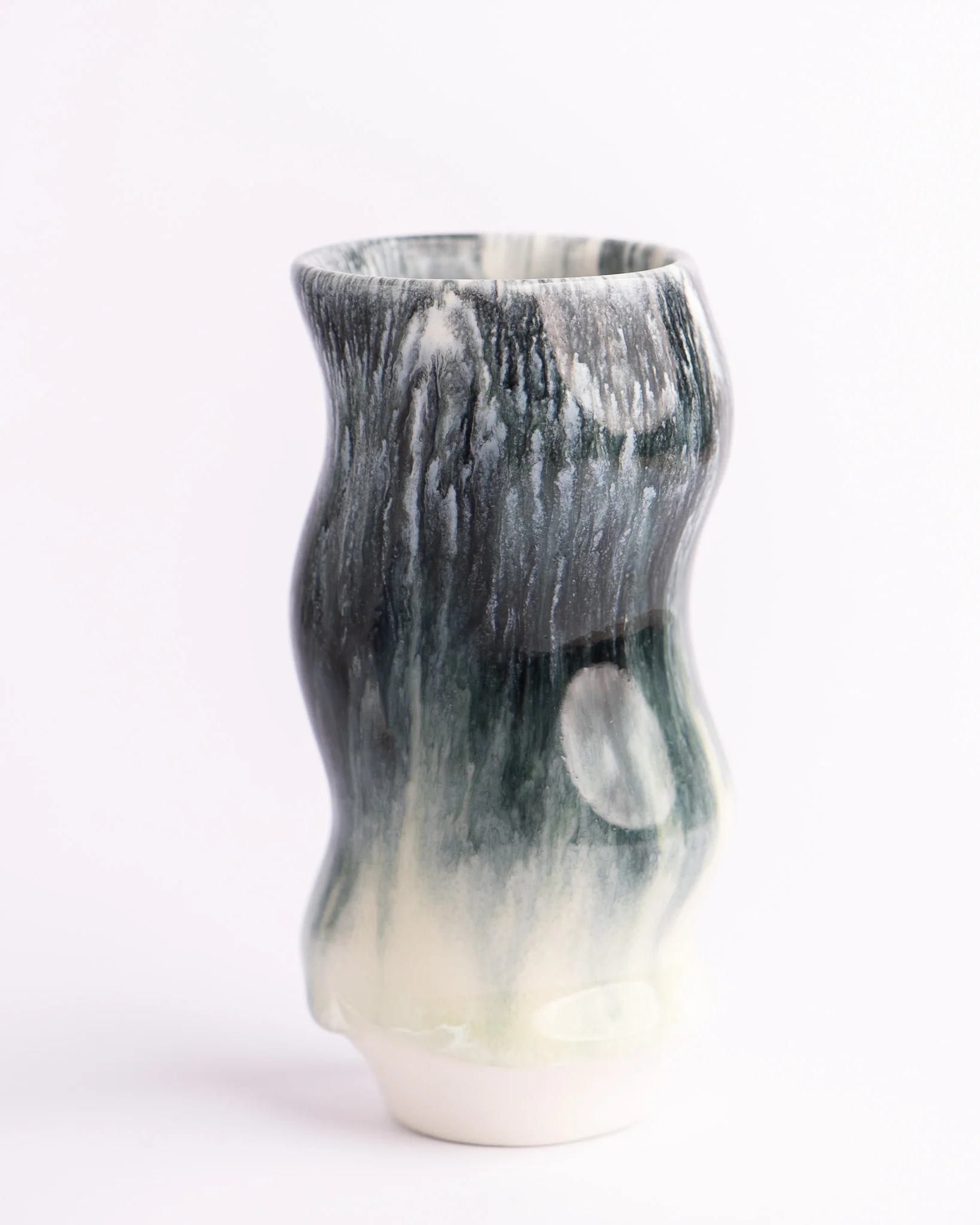 Studio Arhoj - Small Hana Vase - Wave 3